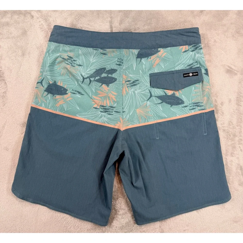 Salty Crew Mens 10